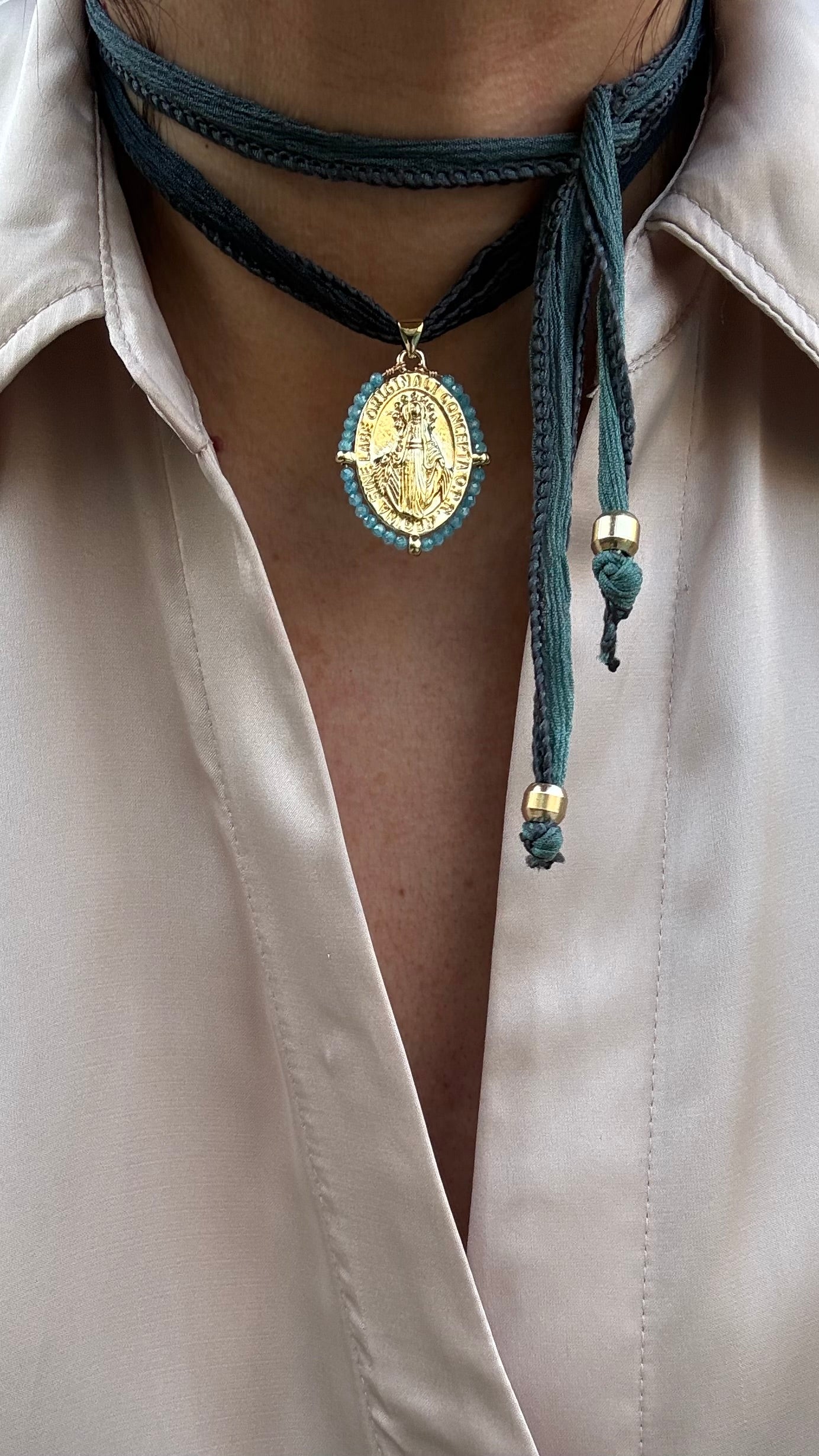Collar Cinta de seda Virgencita 1 Metro