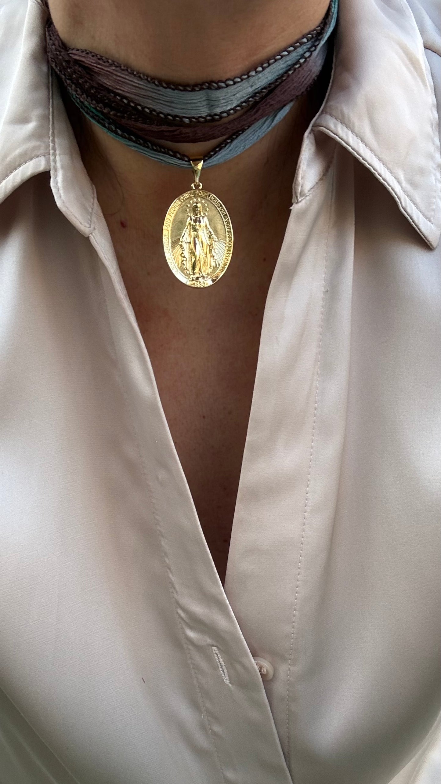 Collar Cinta de seda Virgencita 1 Metro