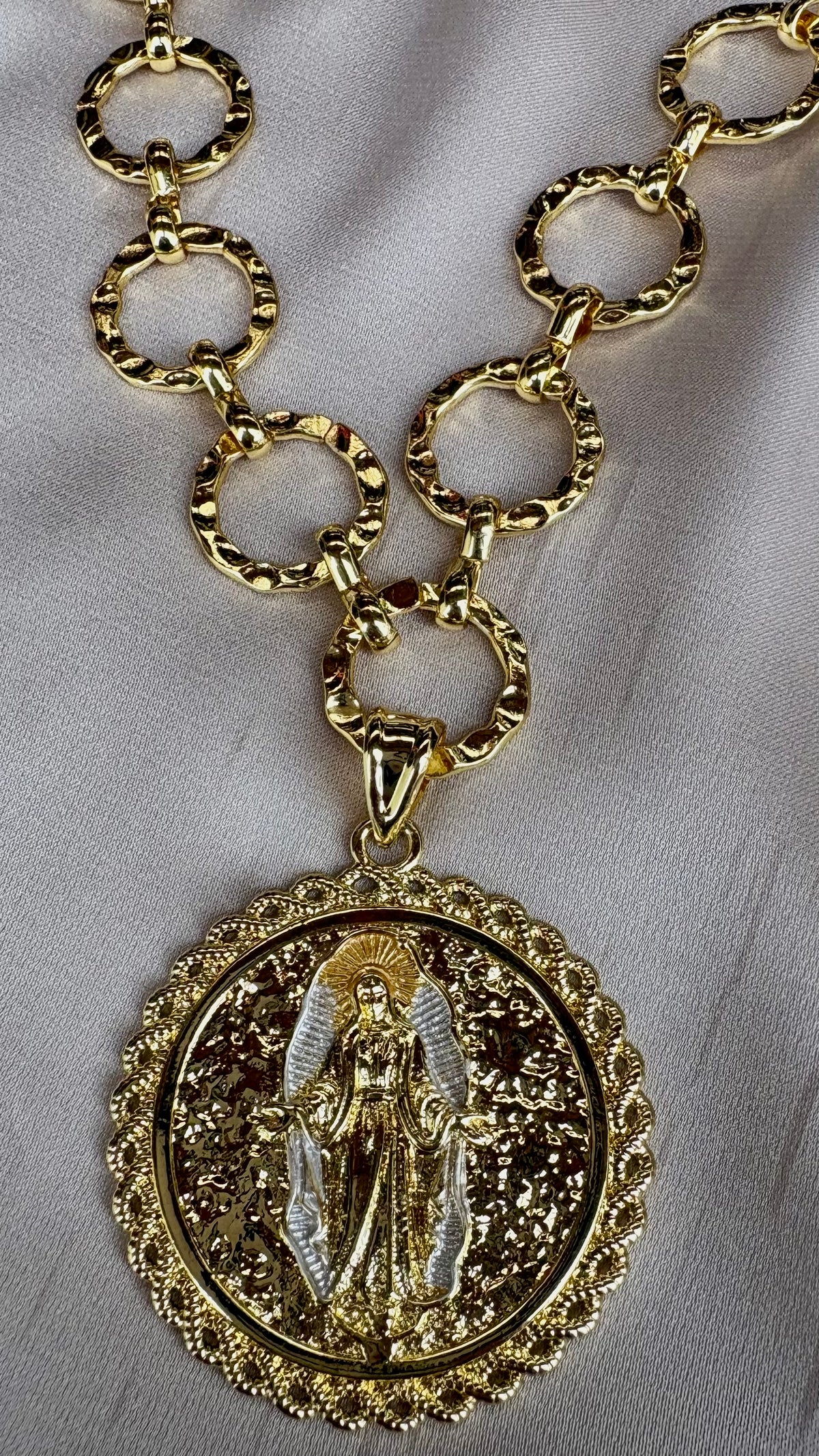 Collar Virgen De Los Rayos