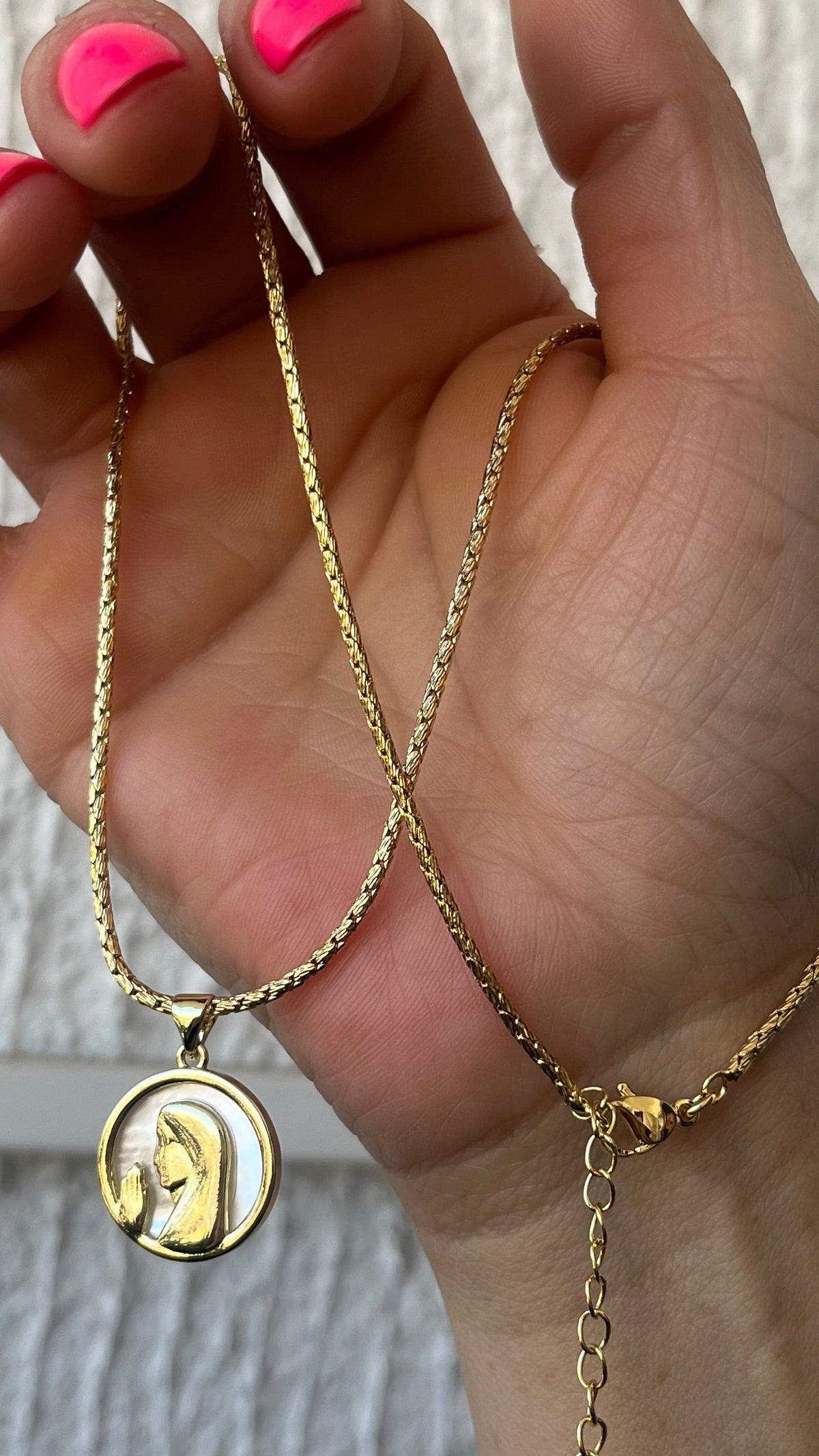 Collar virgen nácar