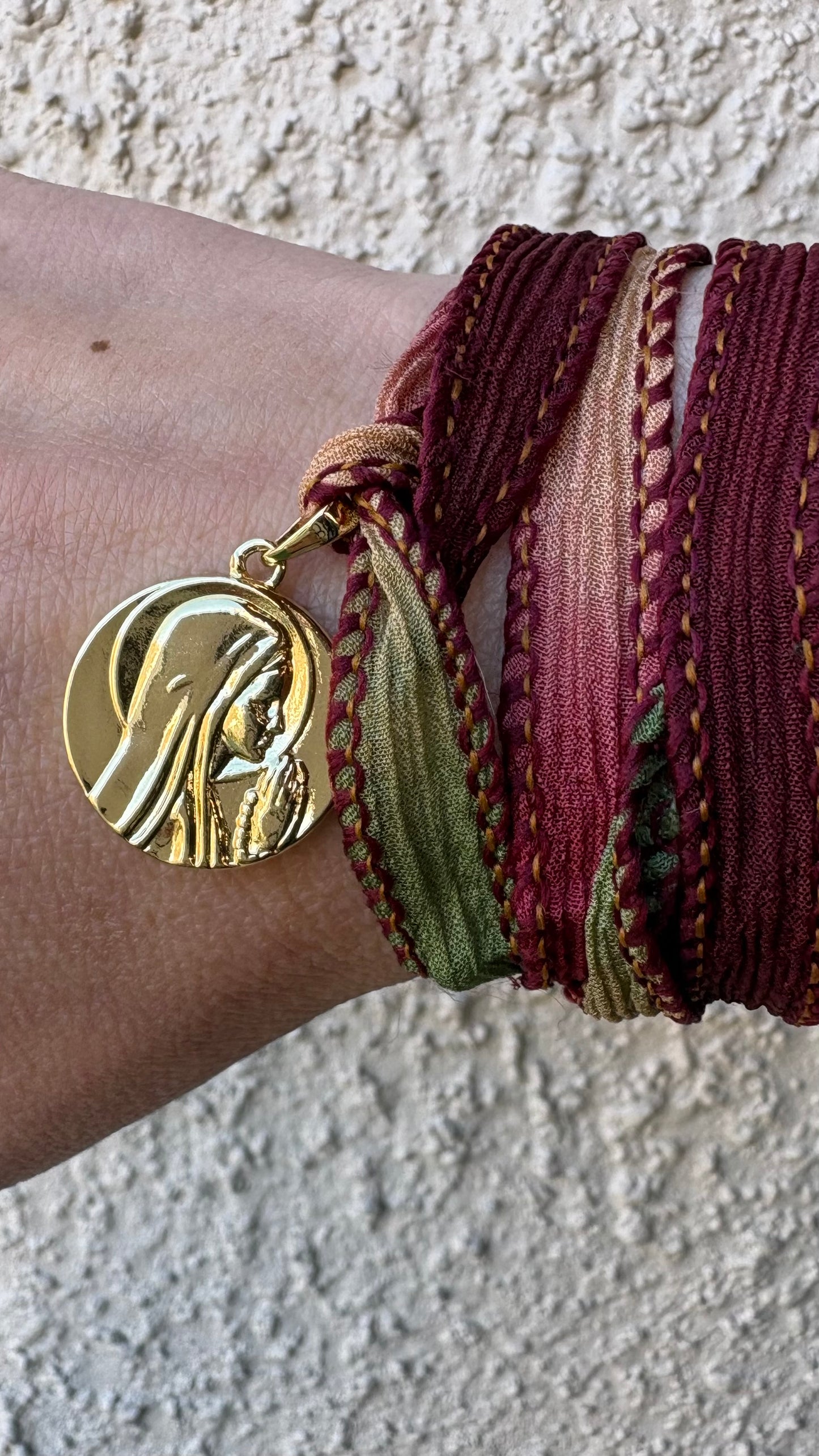 Pulsera Cinta seda de 70cms religiosa
