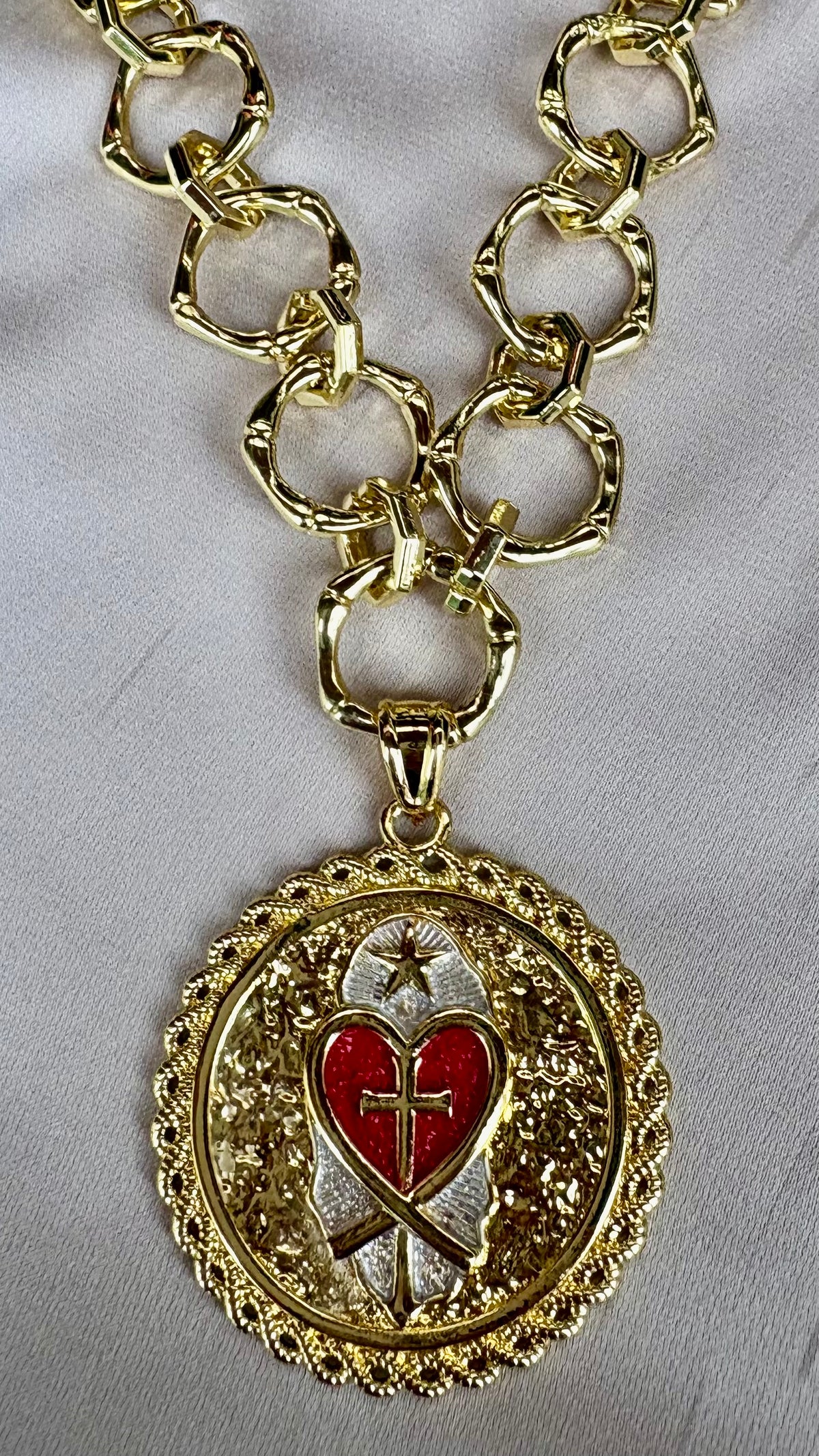 Collar Corazon Sagrado