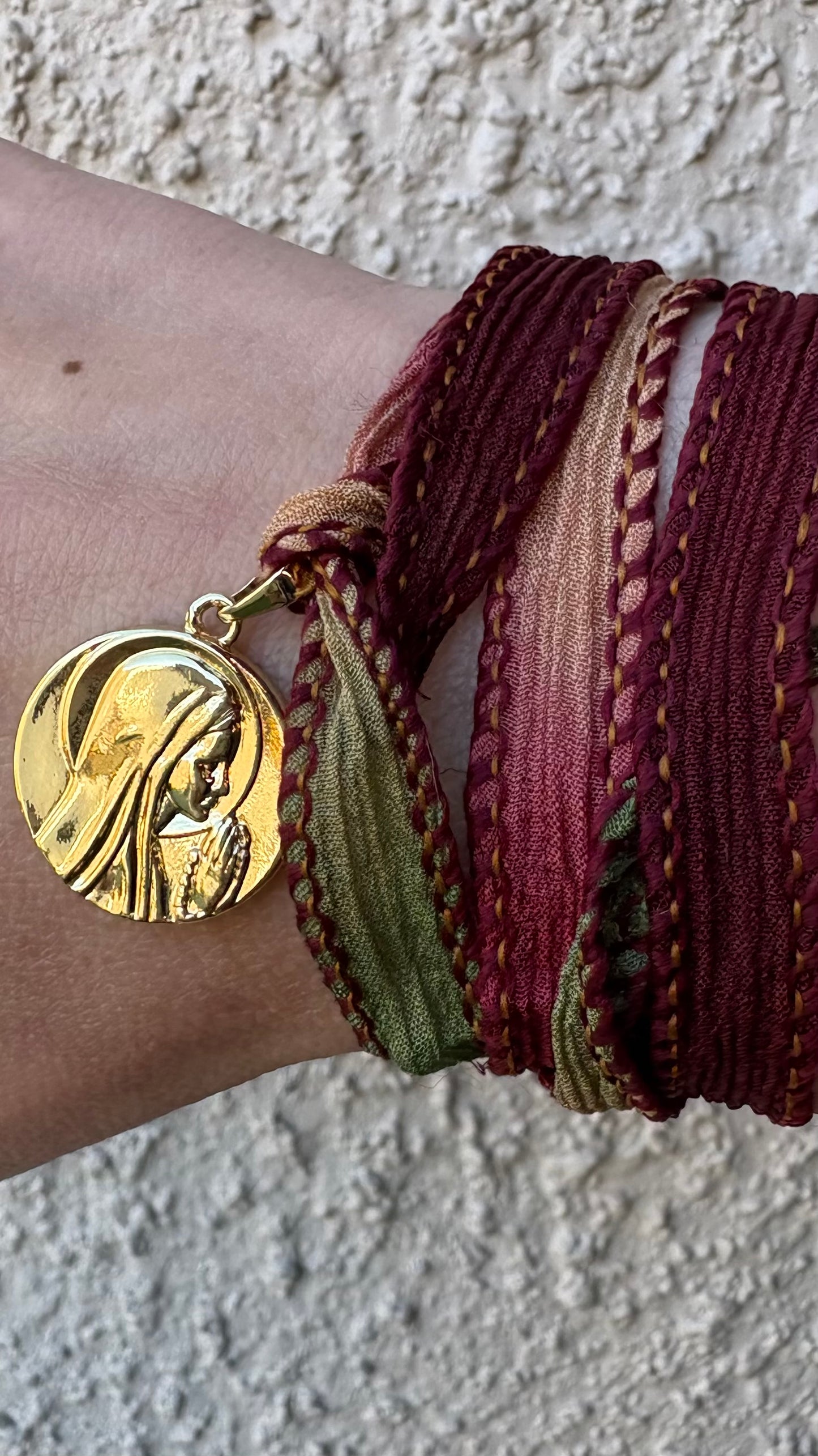 Pulsera Cinta seda de 70cms religiosa