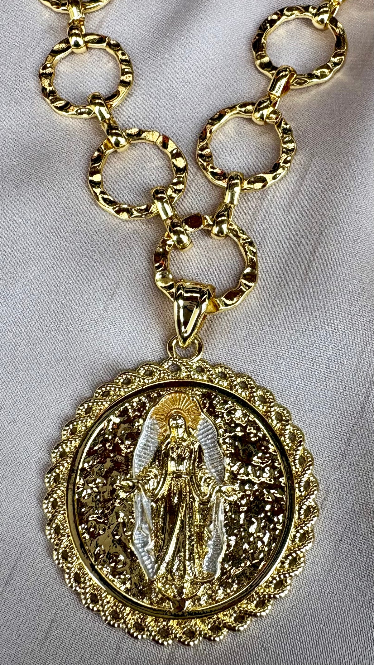 Collar Virgen De Los Rayos