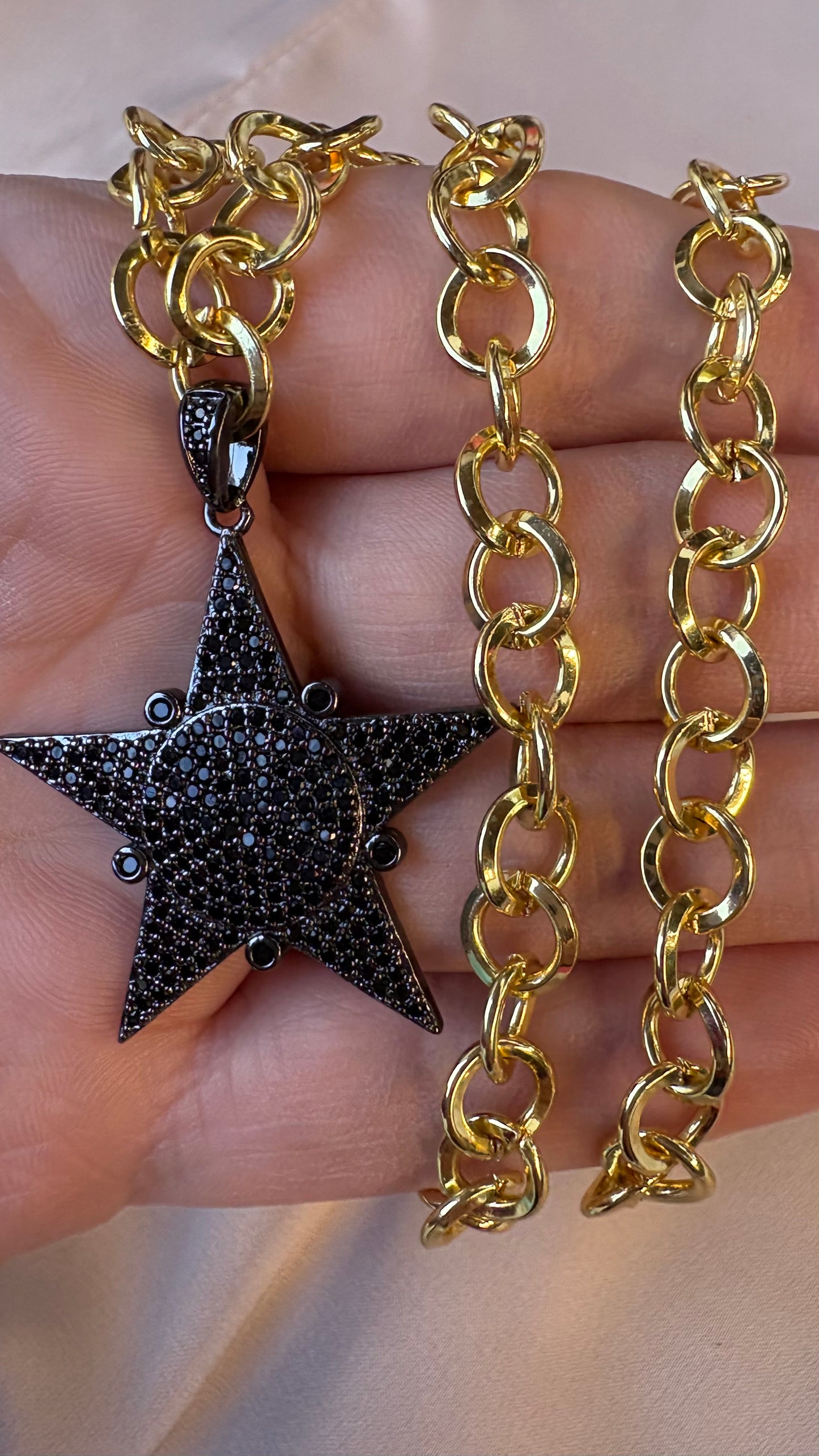 Collar Estrella Black Microcircones