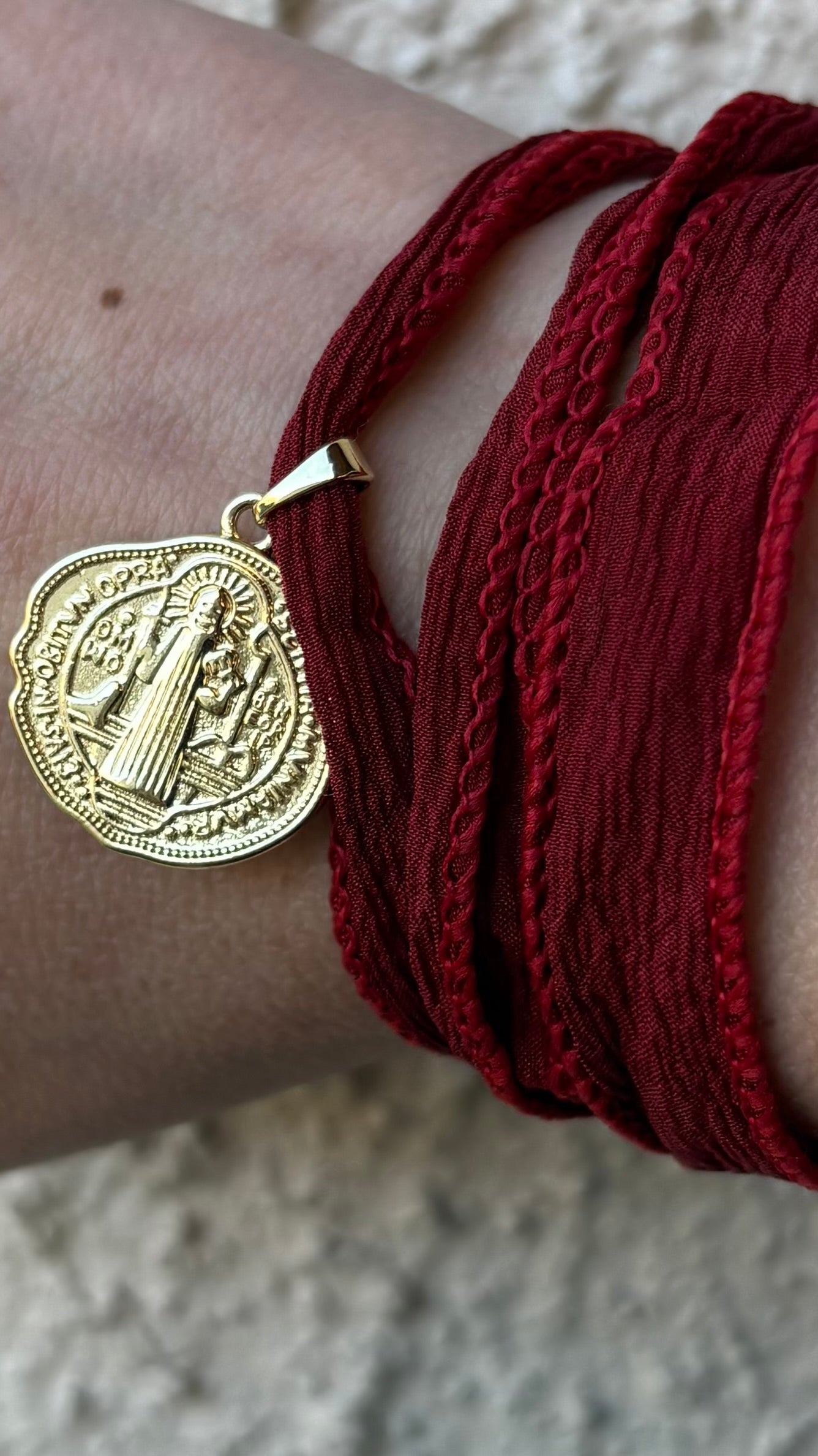 Pulsera Cinta seda de 70cms religiosa