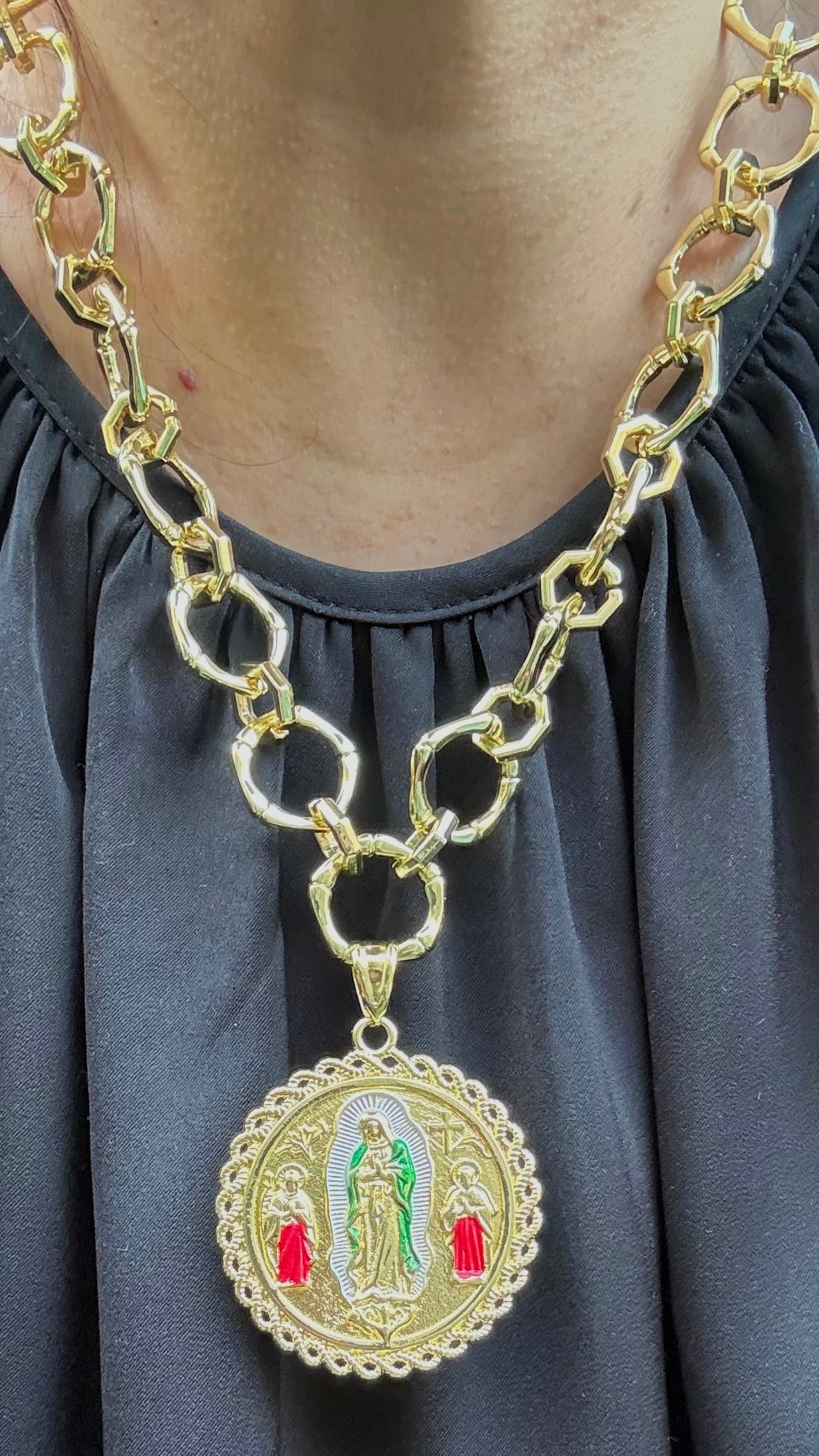 Collar Virgencita color