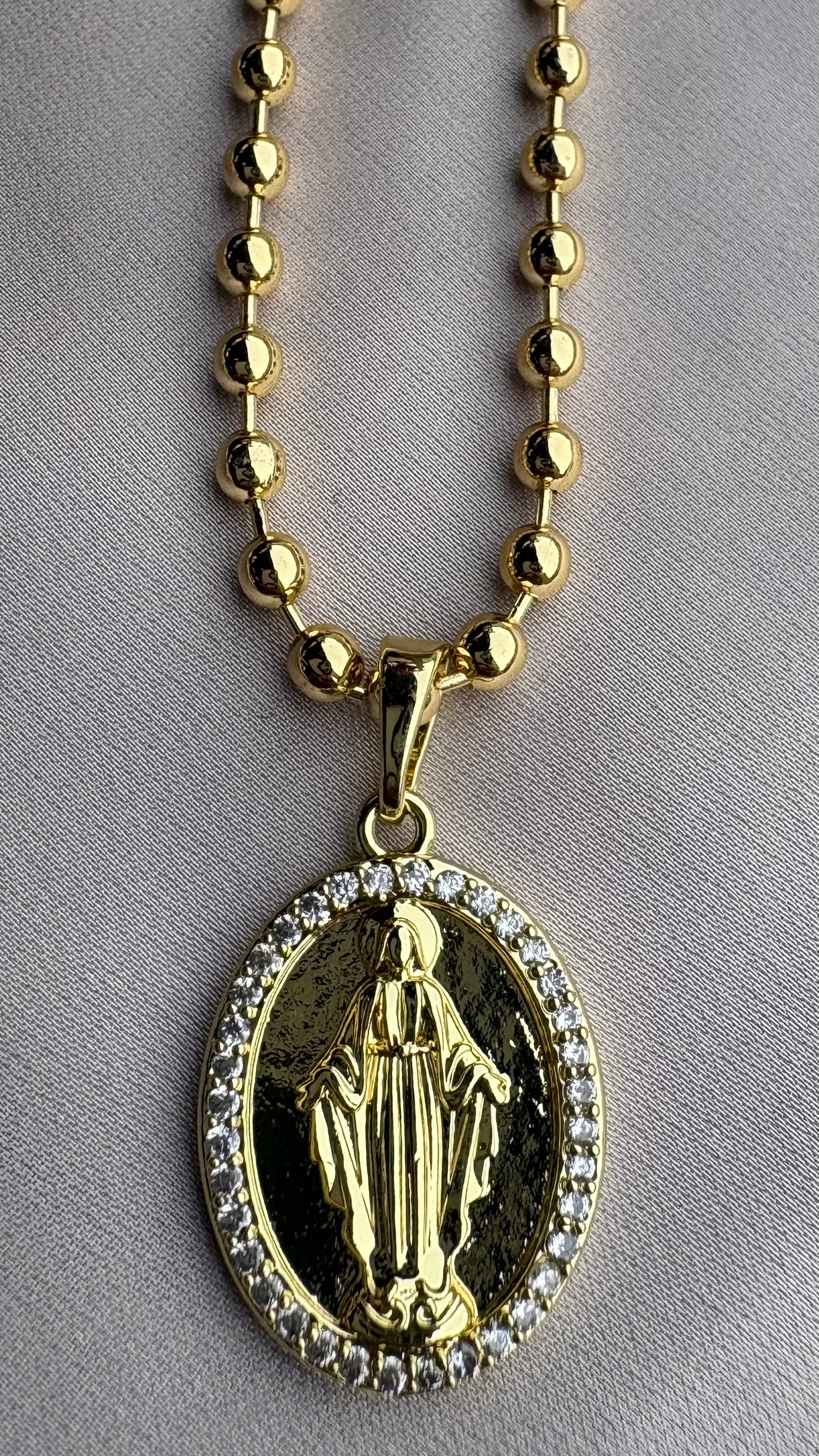 Collar Virgen balín