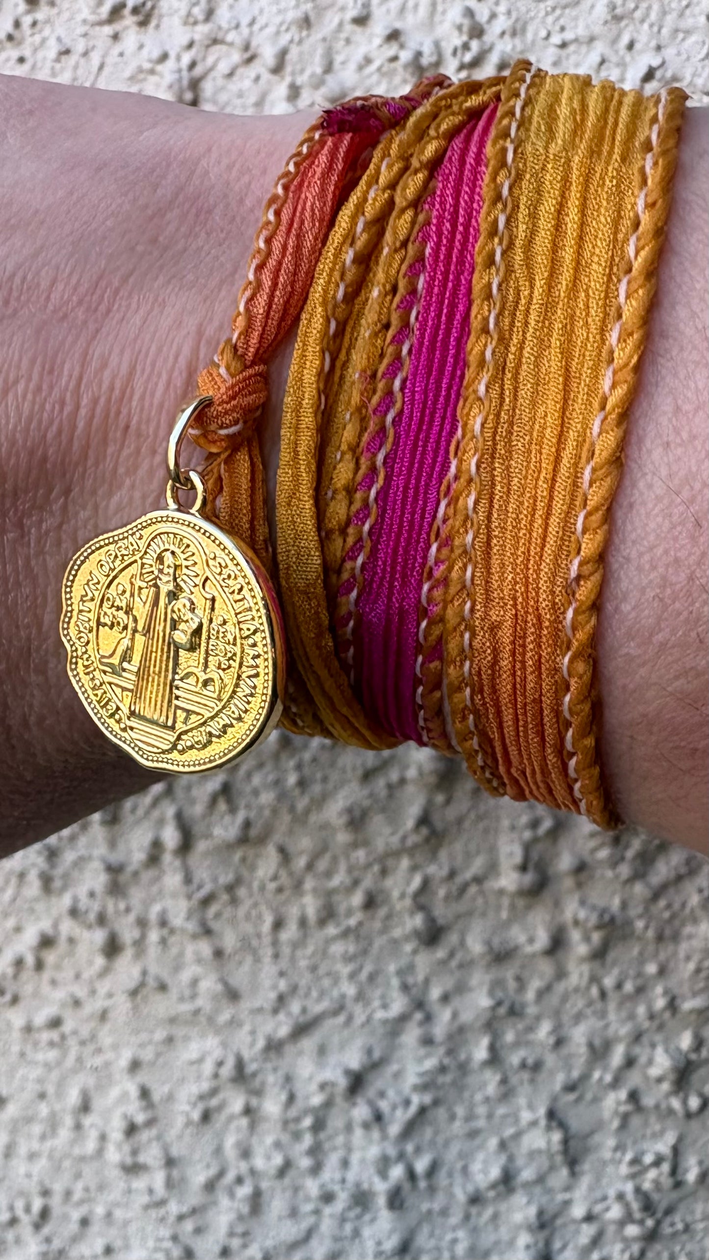Pulsera Cinta seda de 70cms religiosa