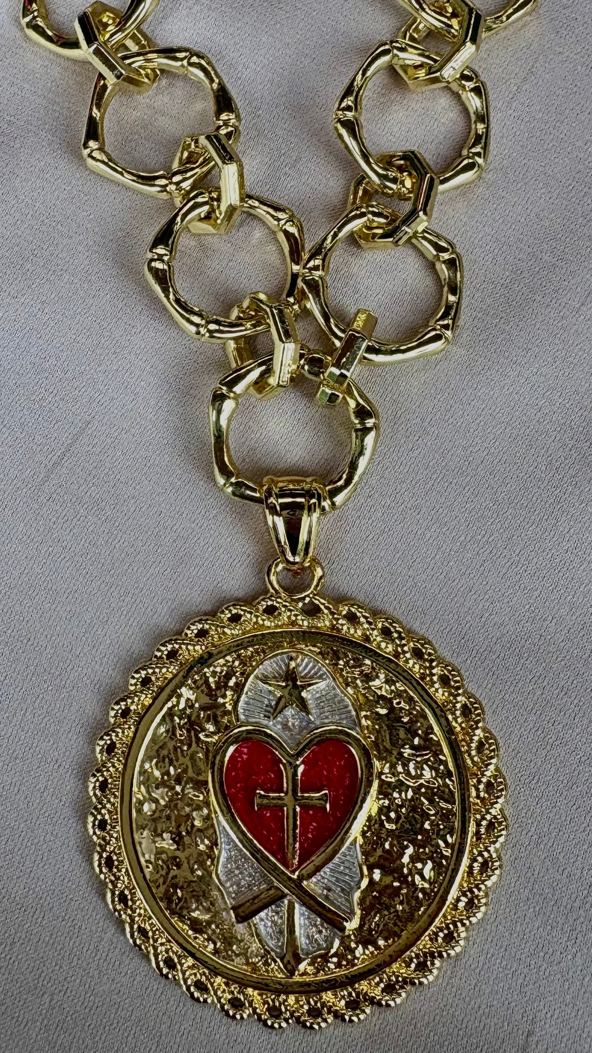 Collar Corazon Sagrado