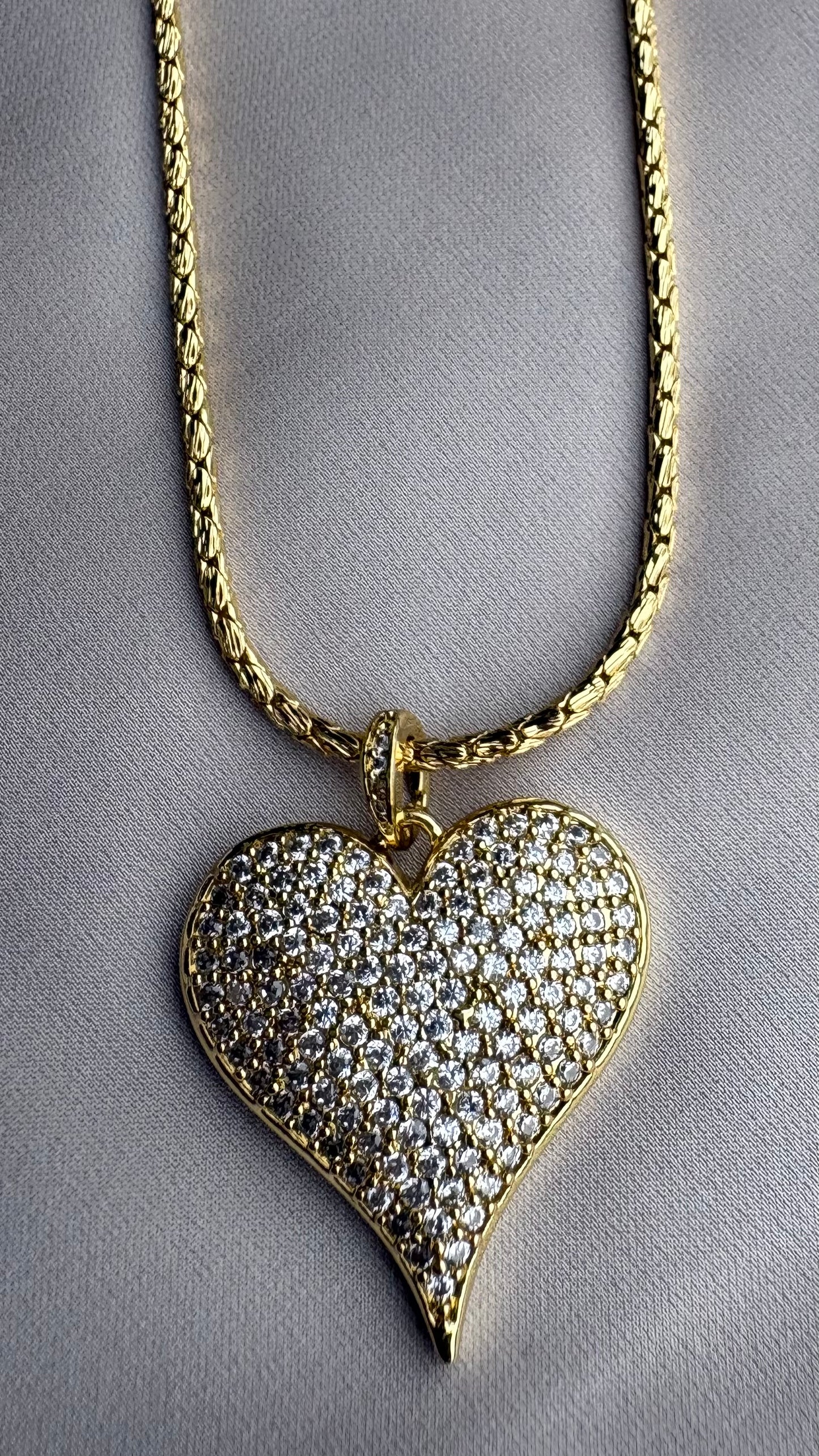 Collar Corazón Microcorcones