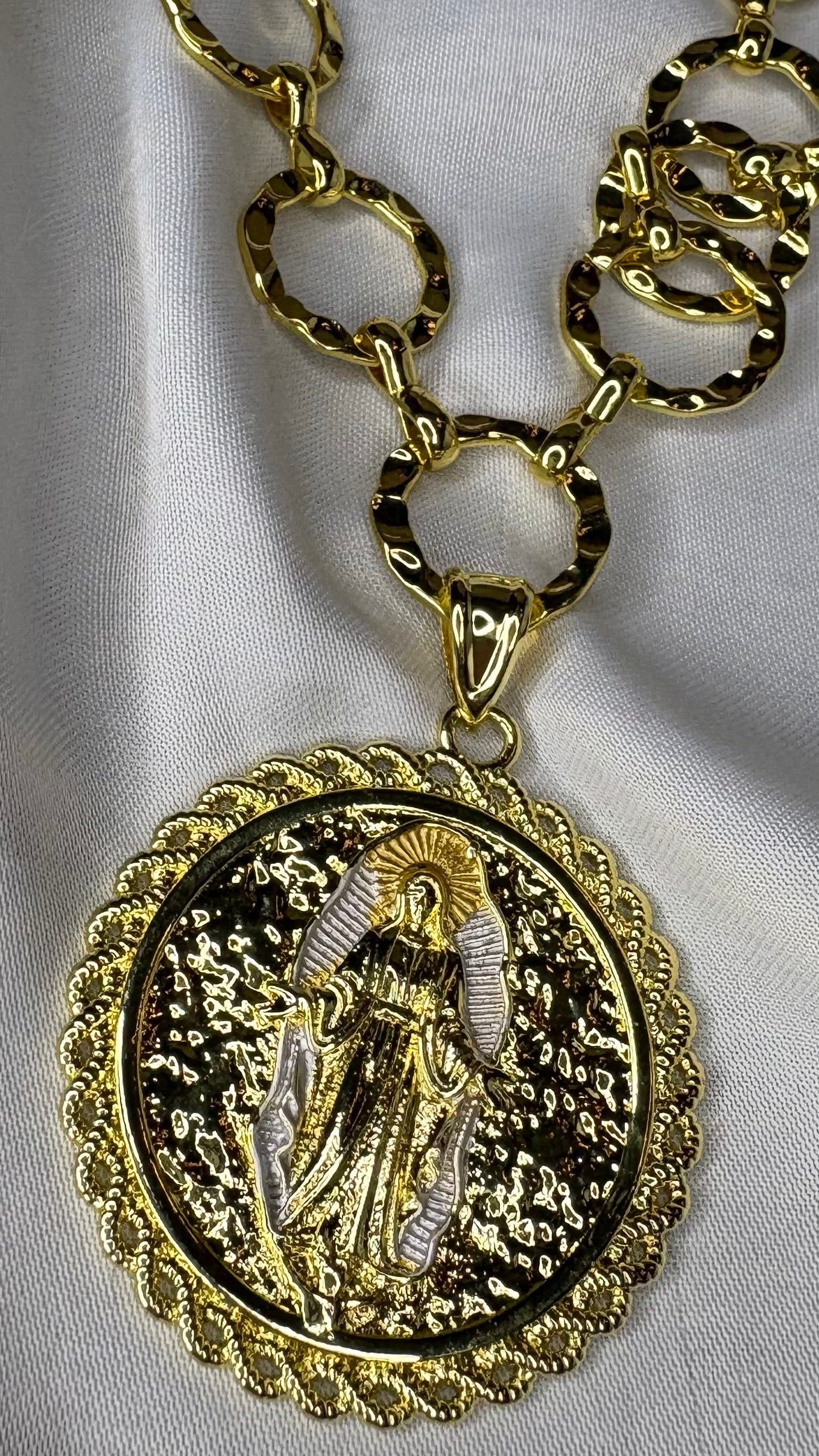 Collar Virgen De Los Rayos