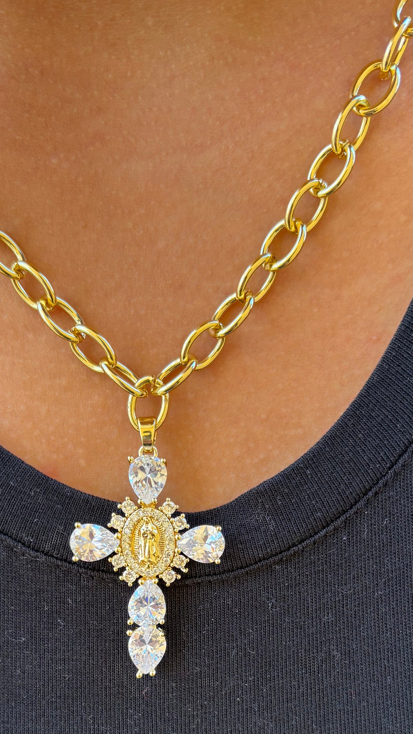Collar Cruz Cristal en cadena eslabón