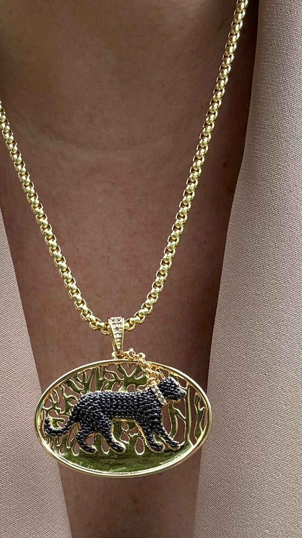 Collar Pantera black and gold