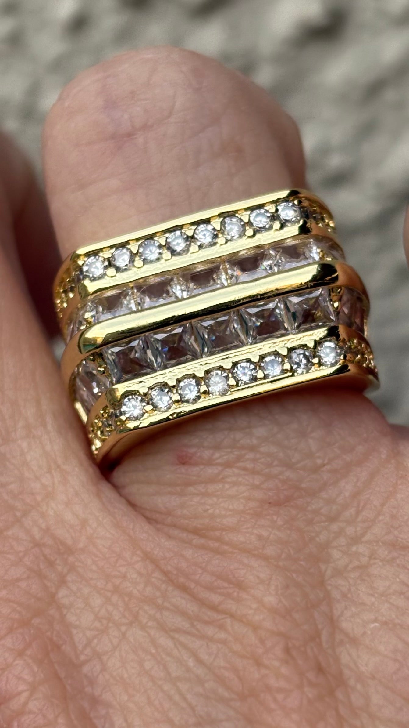 Anillo Kazu Criss