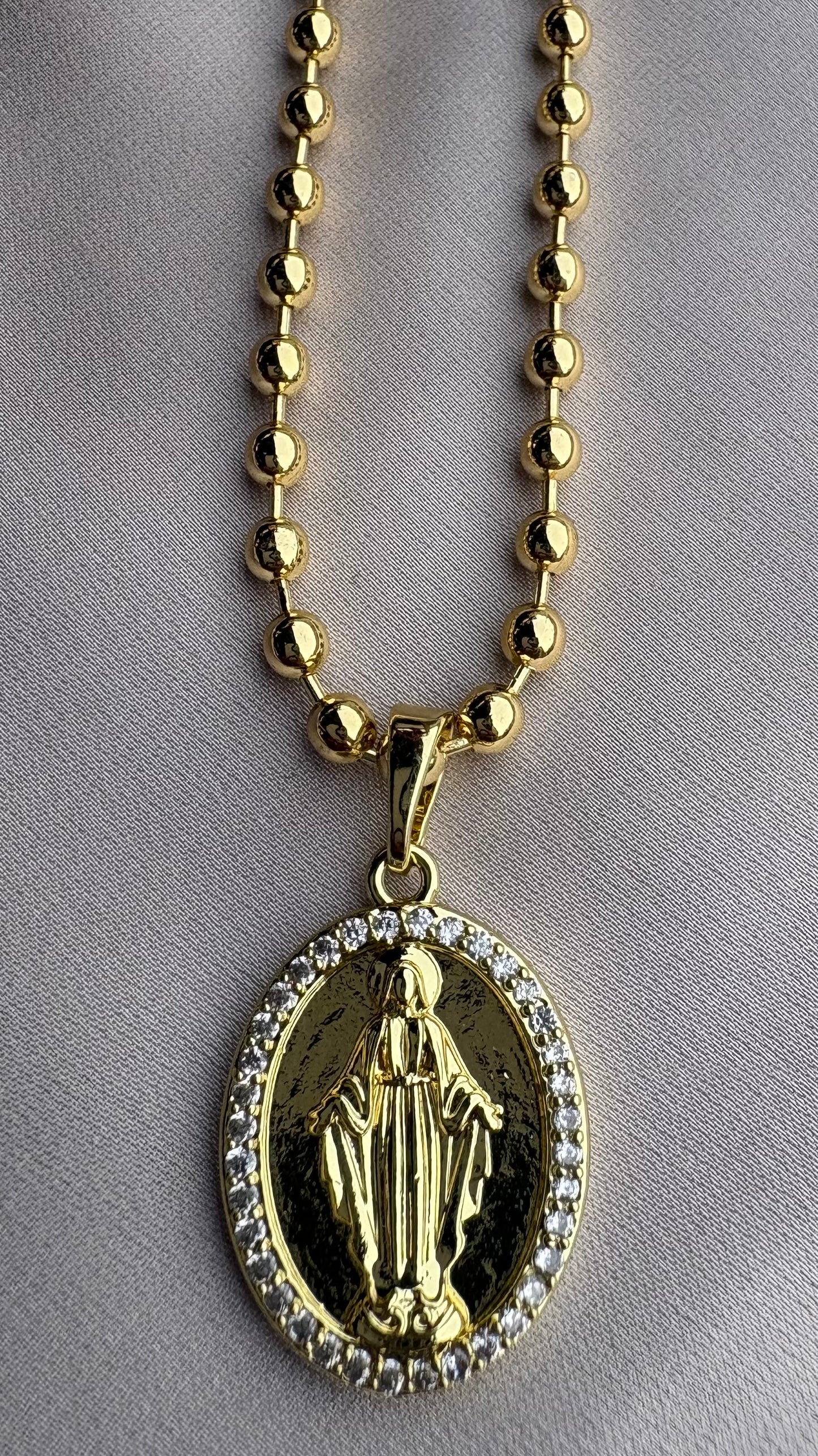 Collar Virgen balín