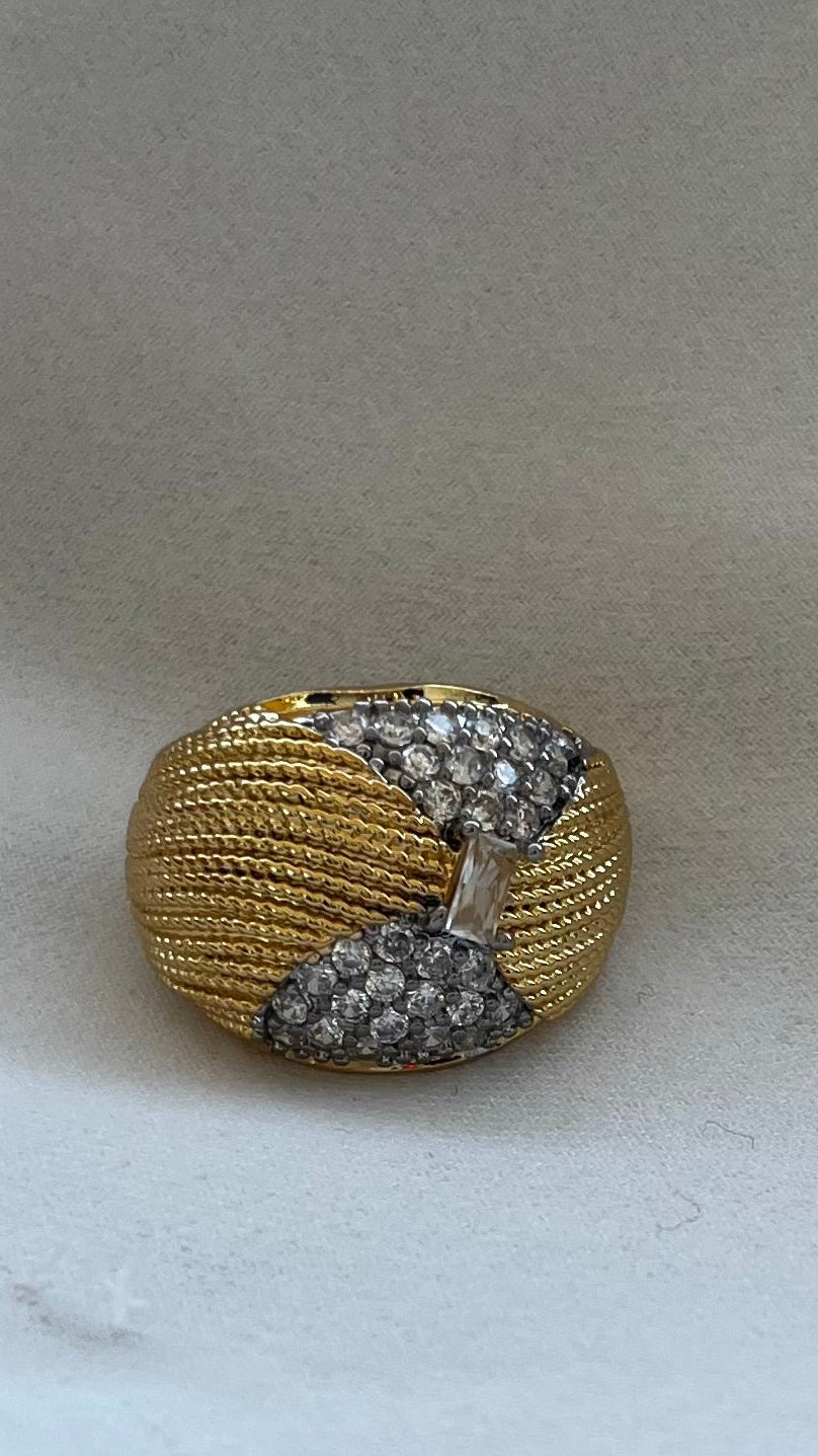 Anillo circonita