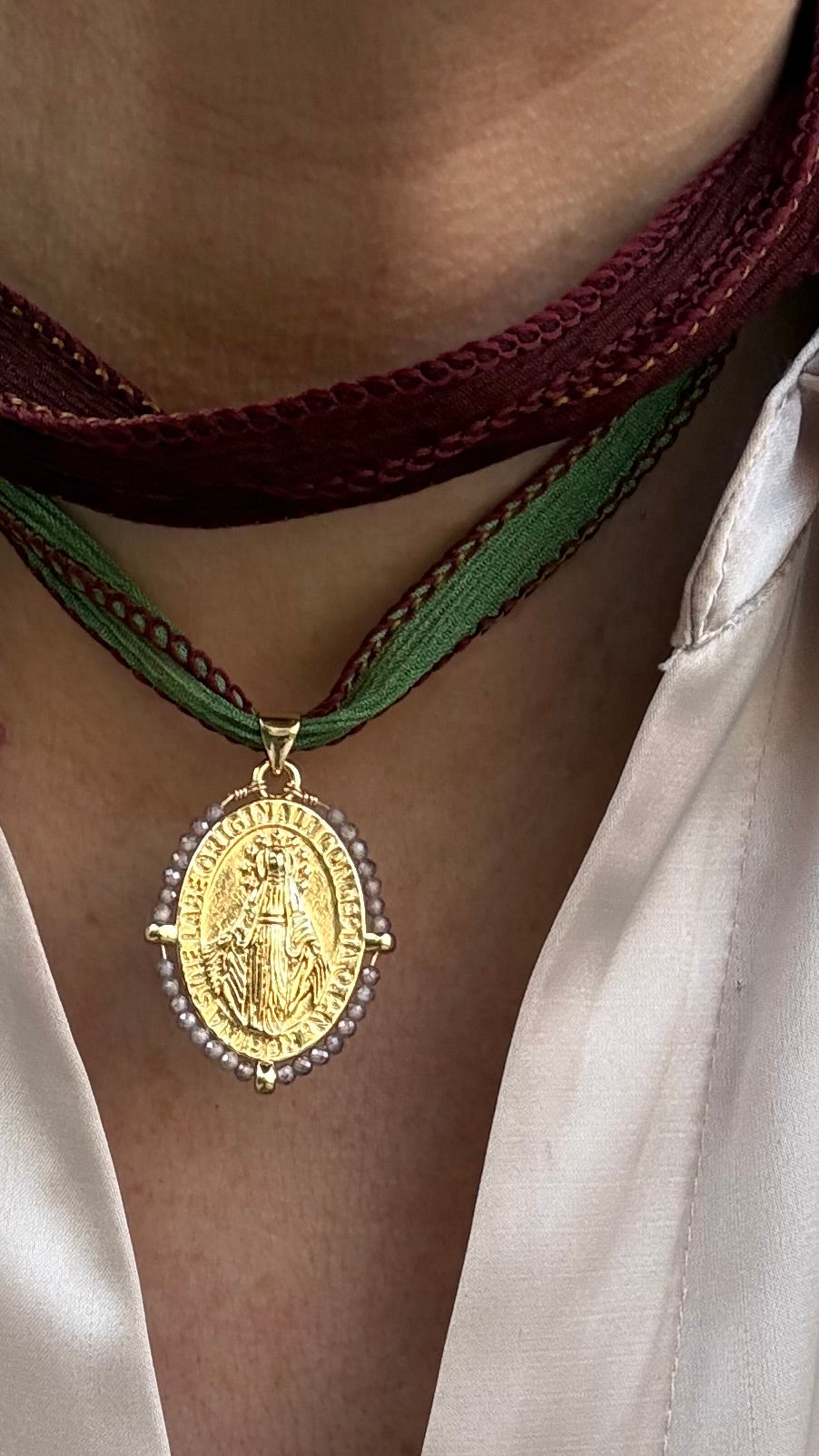 Collar Cinta de seda Virgencita 1 Metro