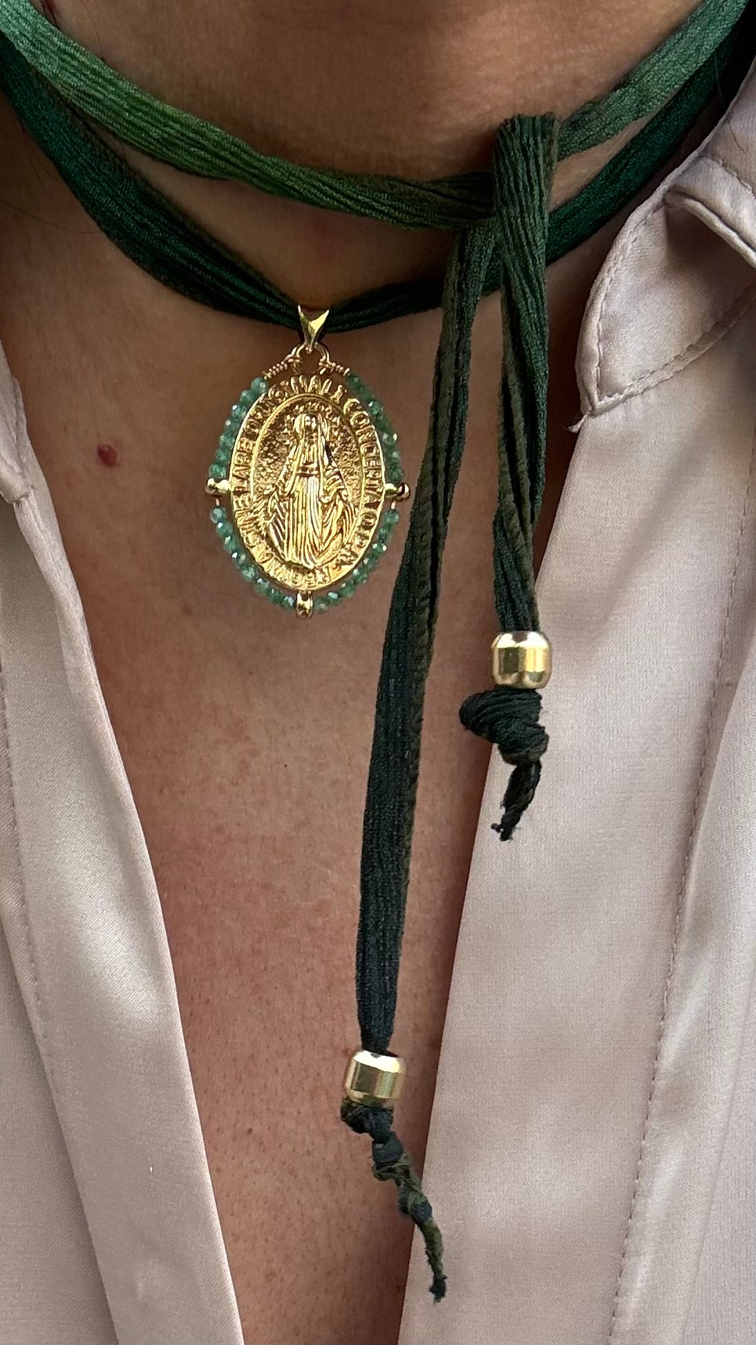 Collar Cinta de seda Virgencita 1 Metro