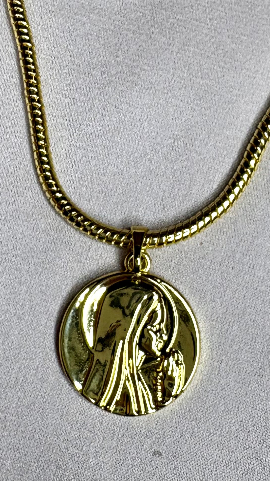 Collar Virgen