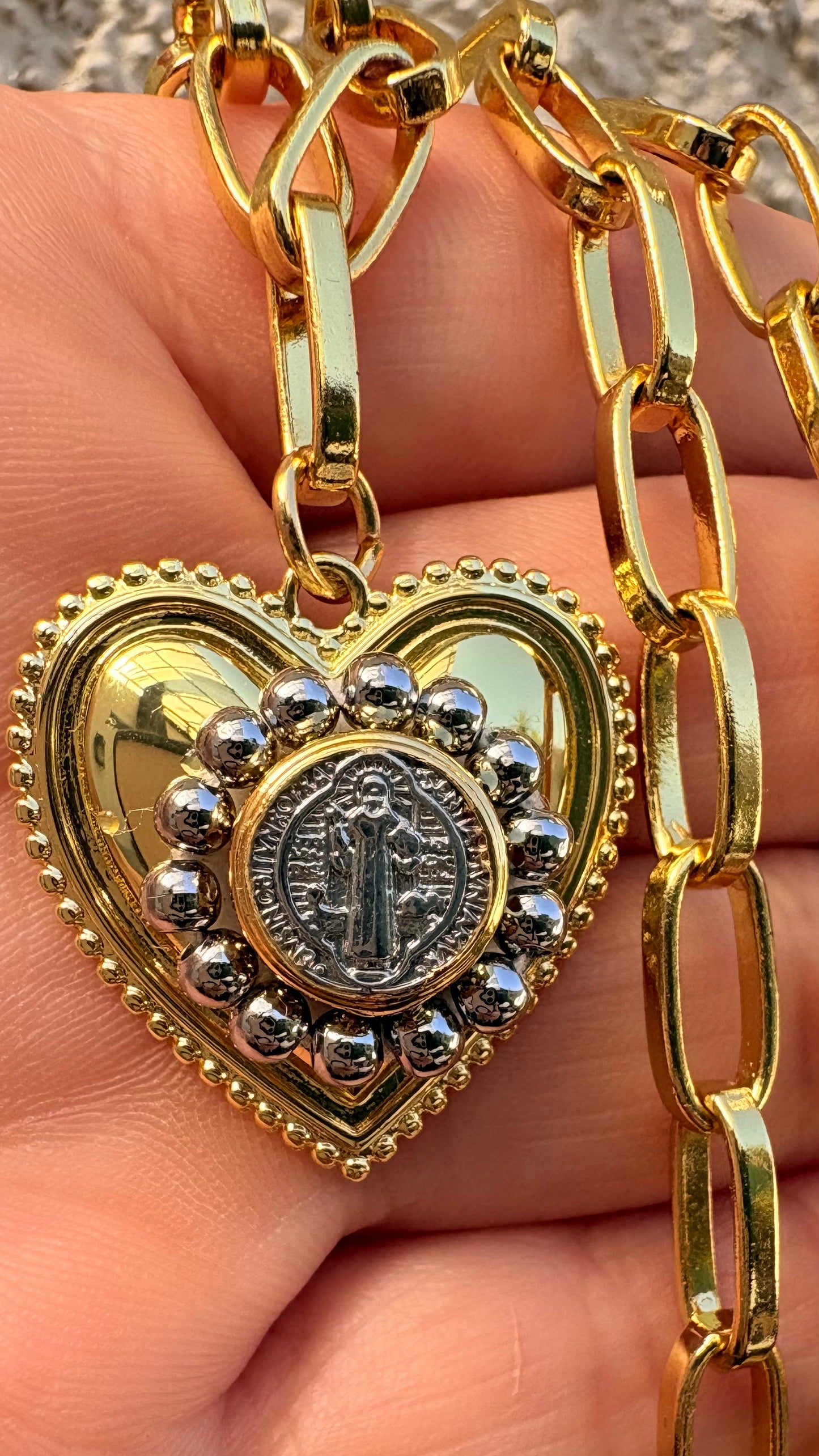 Collar corazón San Benito