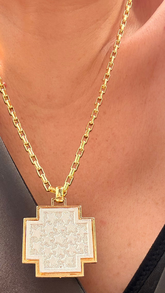 Collar Cruz cuadrada