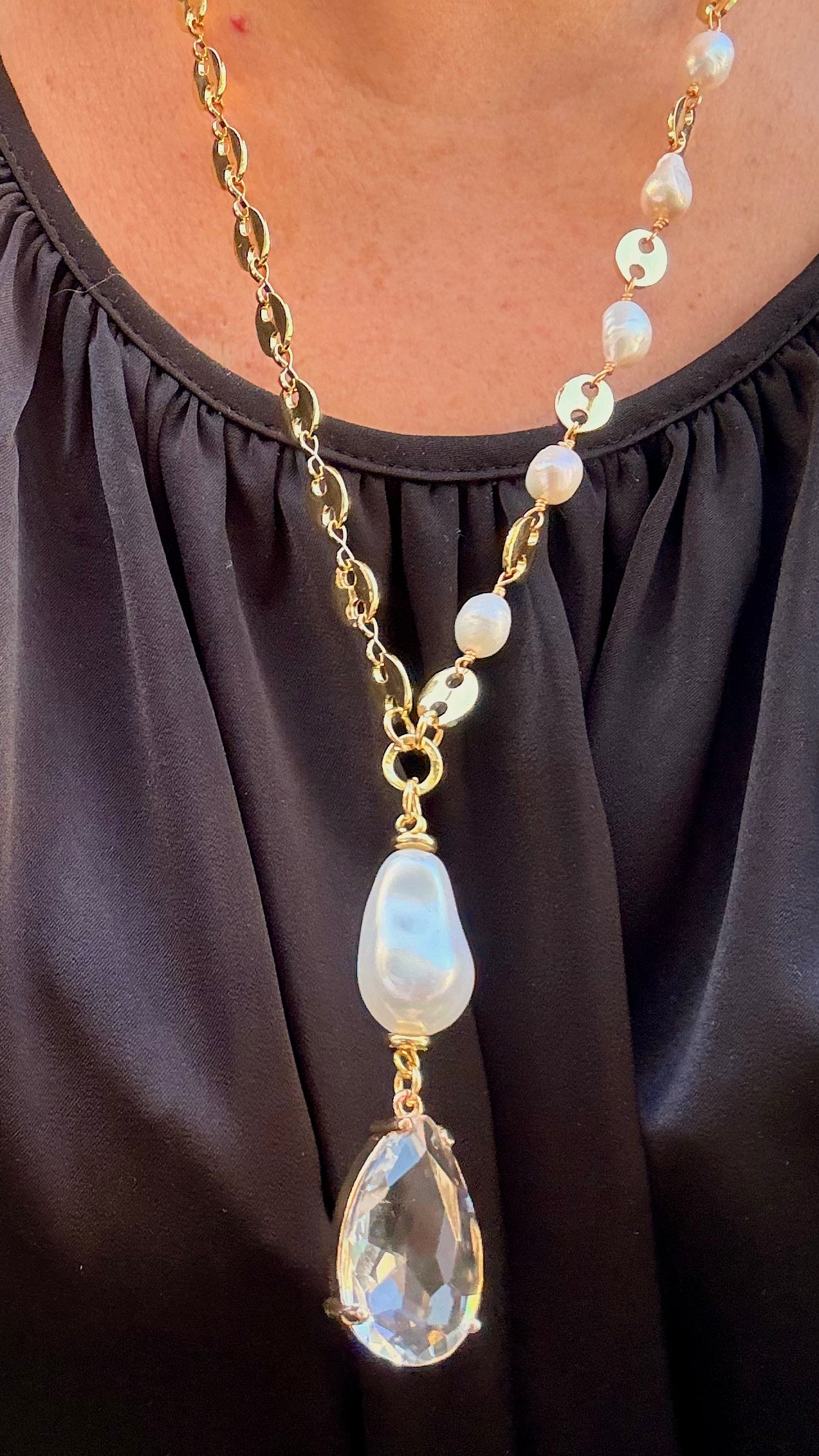 Collar Kazu perlado y cristal