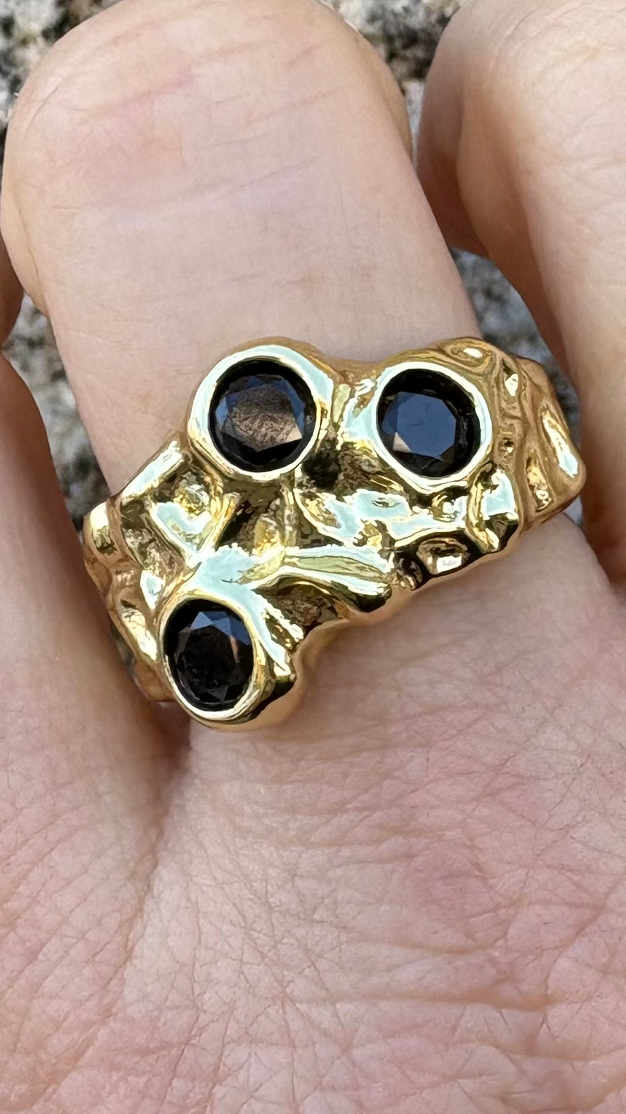 Anillo Tejo gold black