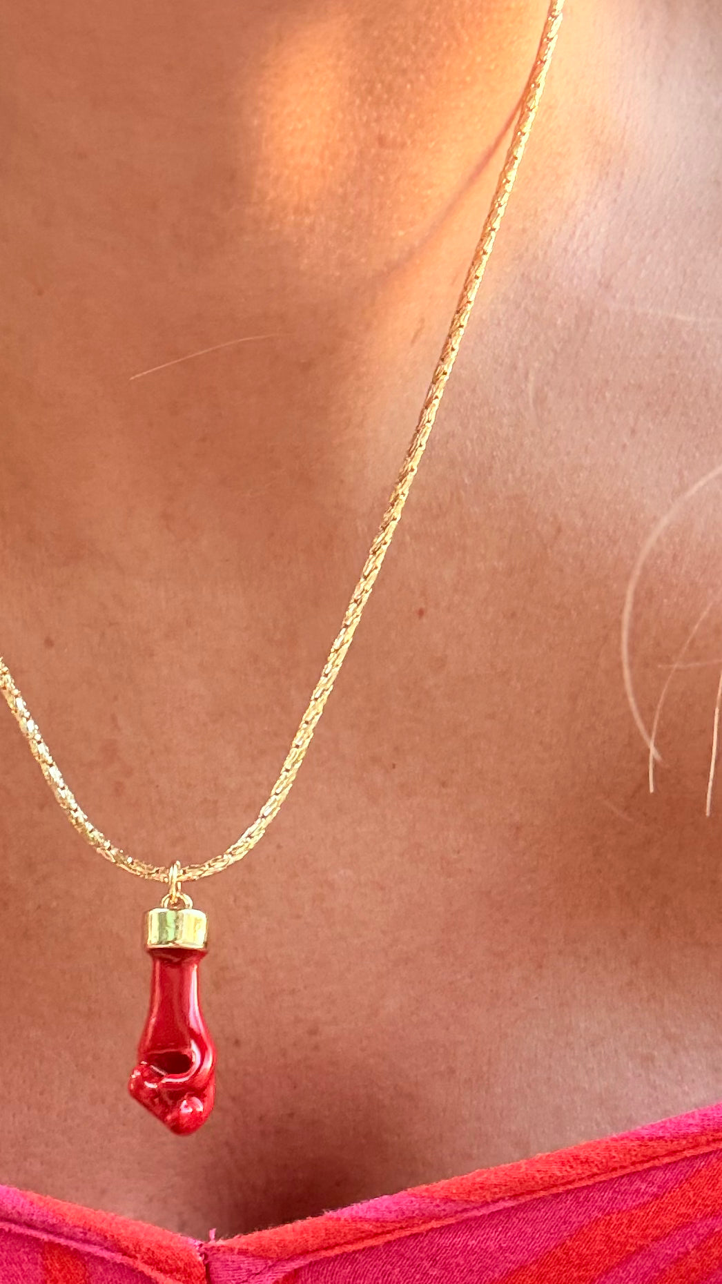 Collar Amuleto puño red