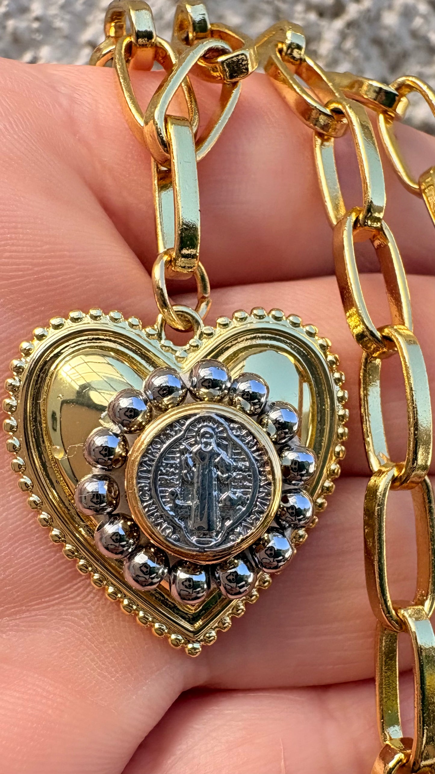 Collar corazón San Benito