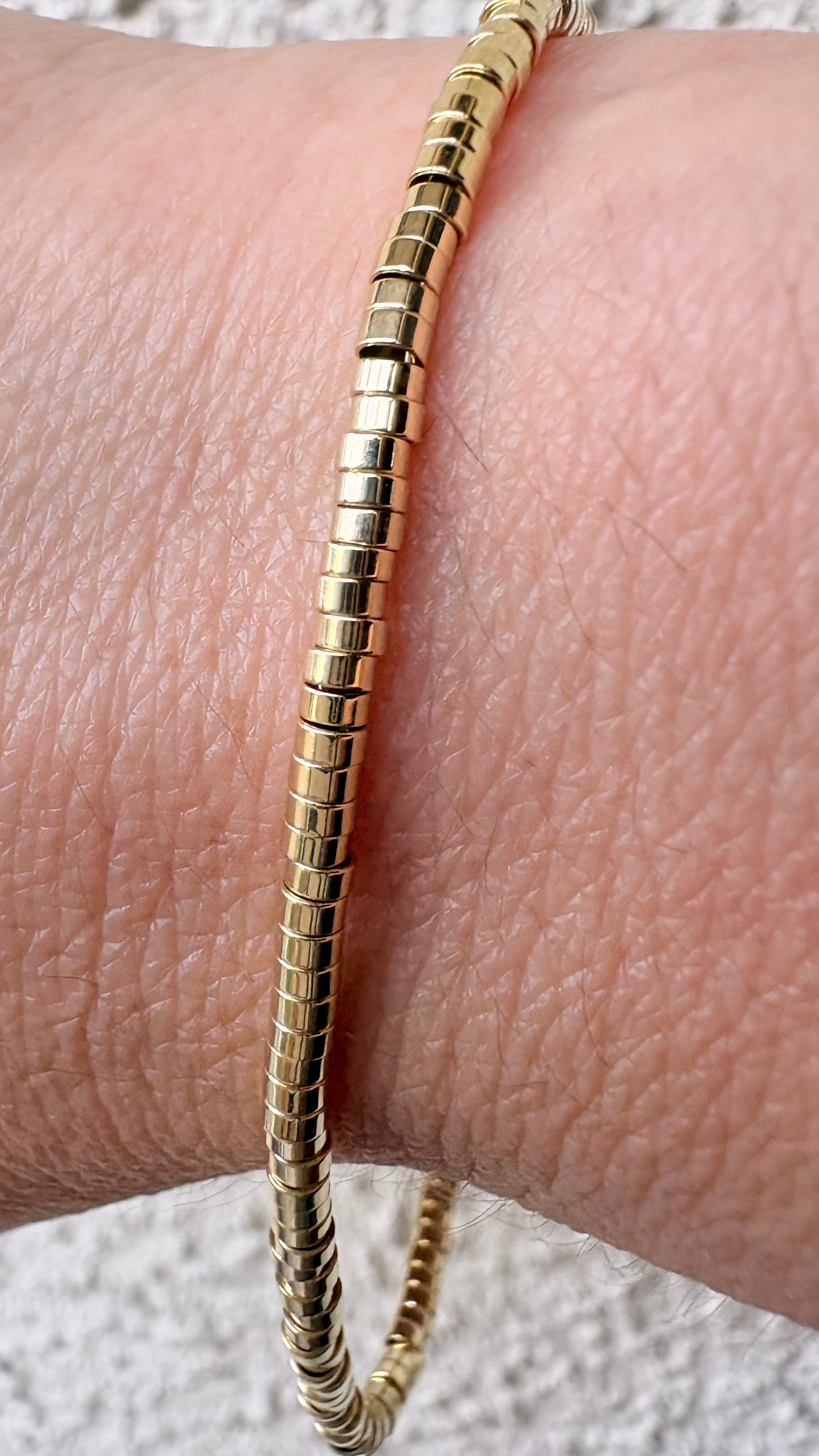 Pulsera Mostacilla enchape en oro