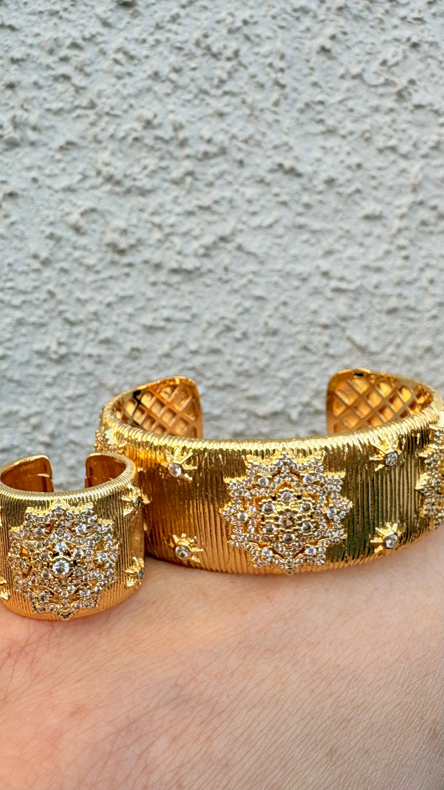 CONJUNTO ANILLO Y ESCLAVA Oro
