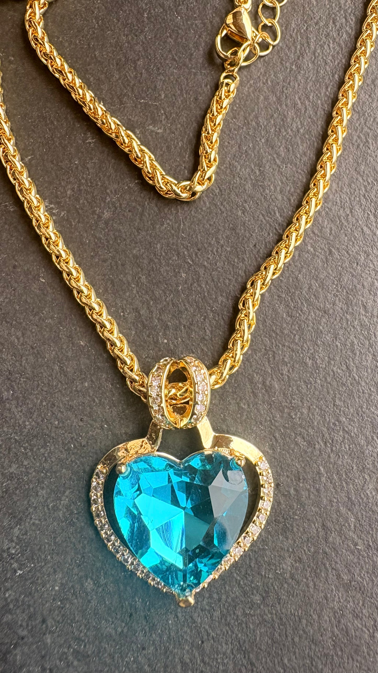 Collar Corazón Cristal Celeste