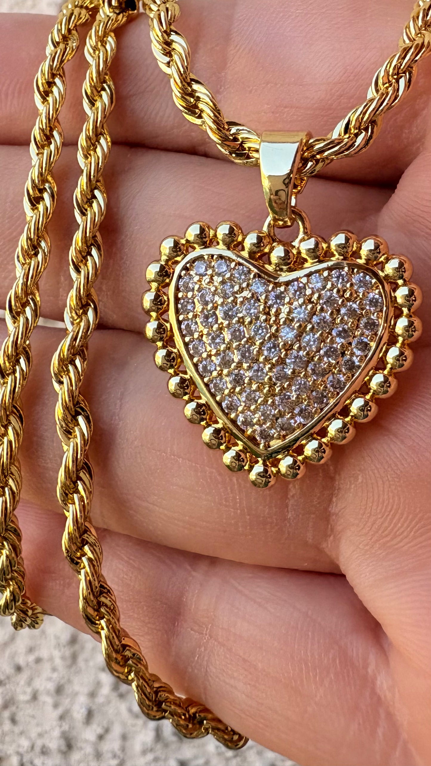 Collar Corazón microcircones