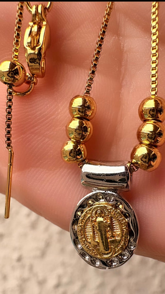 Collar Virgen enchapado en oro