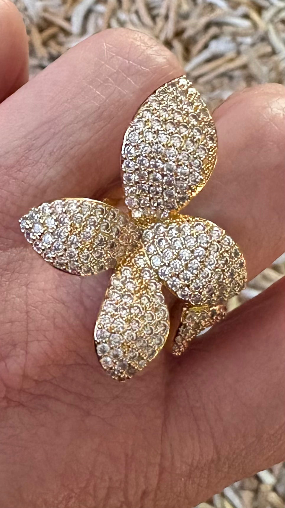 Anillo Flor circones