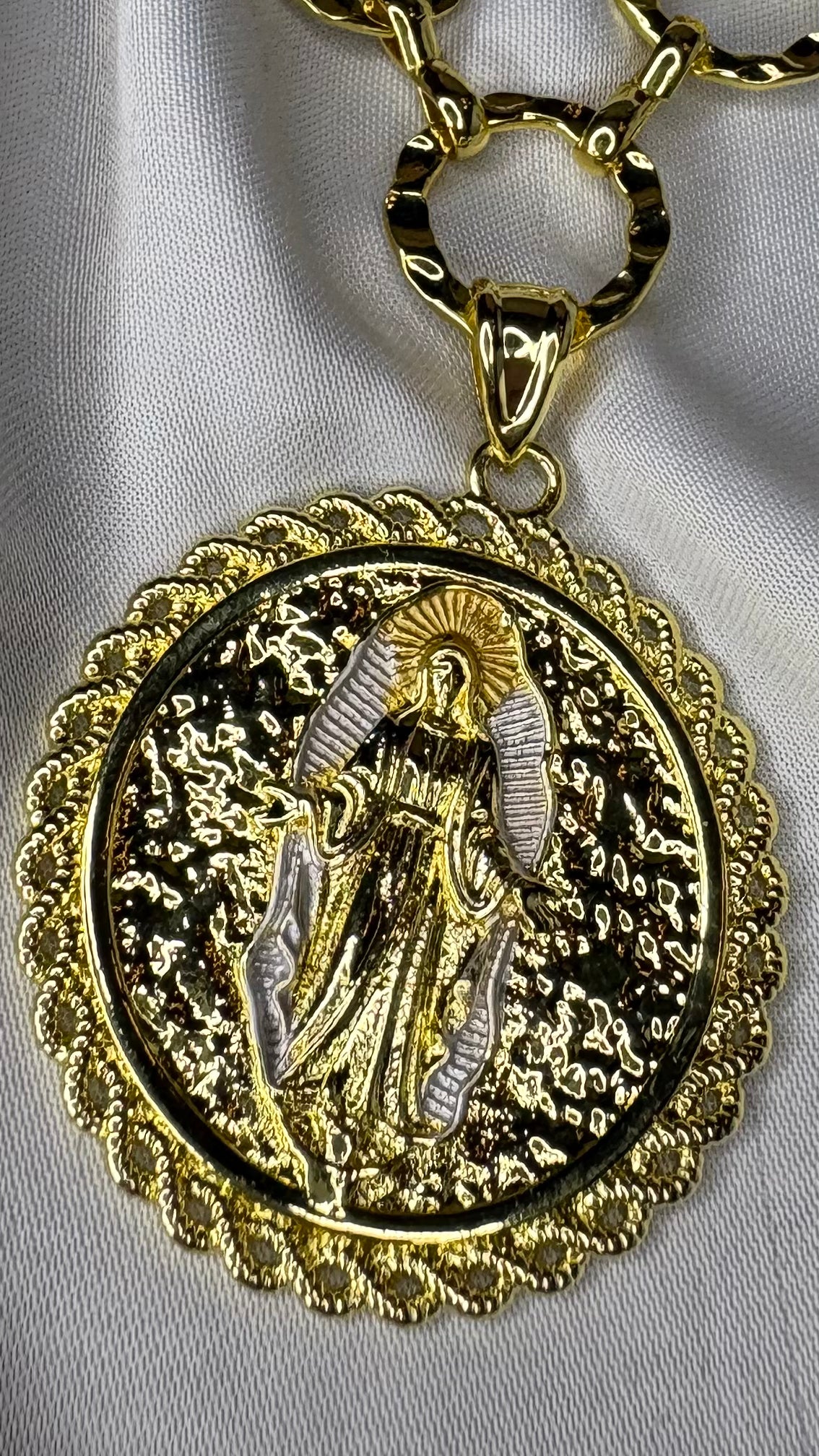 Collar Virgen De Los Rayos