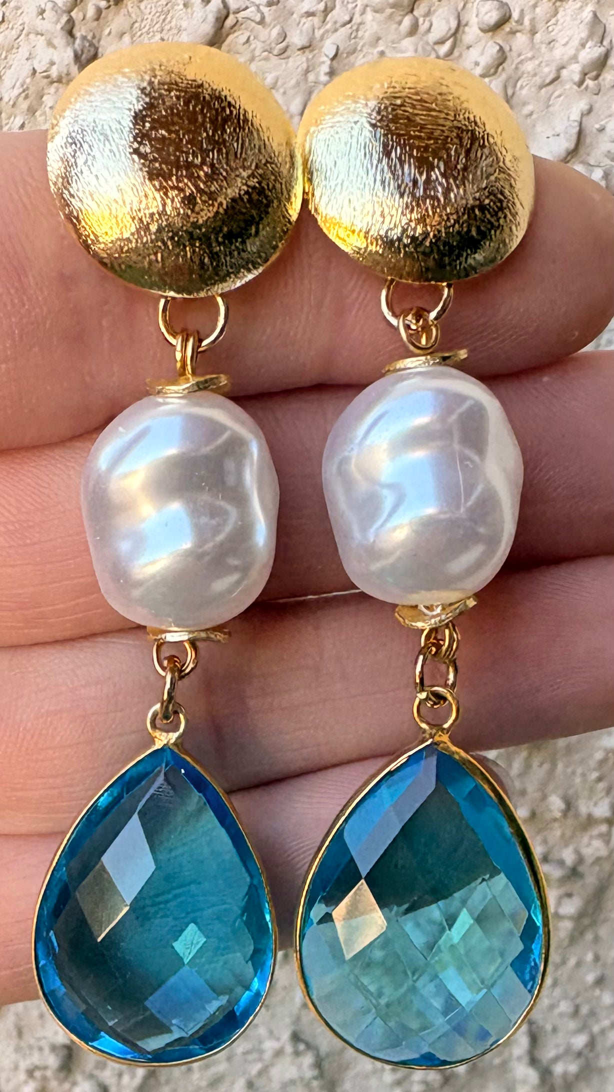 Aros Perla Barroca Kiss