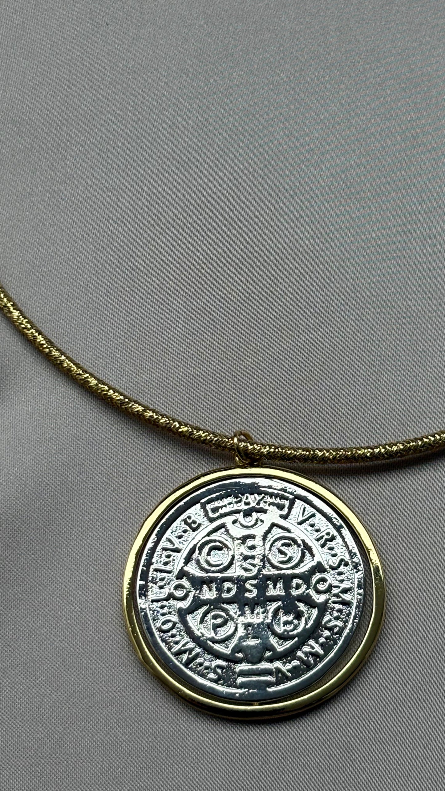 Collar IMÁN San Benito GIRATORIO